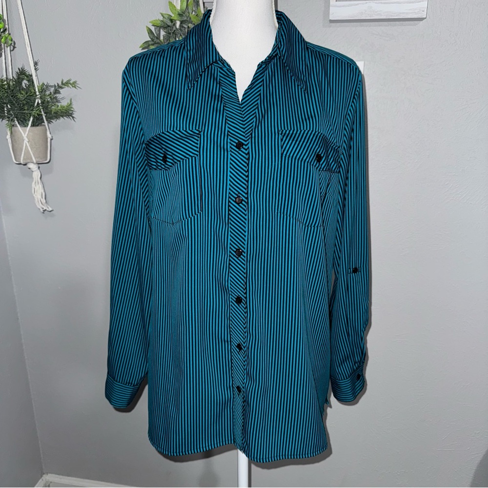 Elementz Womens Shirt size L  Blue Striped Roll Tab Sleeve Pockets Blouse Button
